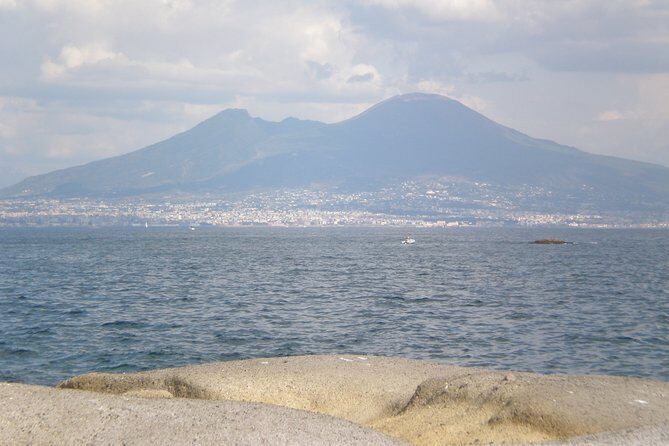 Mt Vesuvius Half-Day Trip from Naples - From Naples to pizza: the start that sets the tone