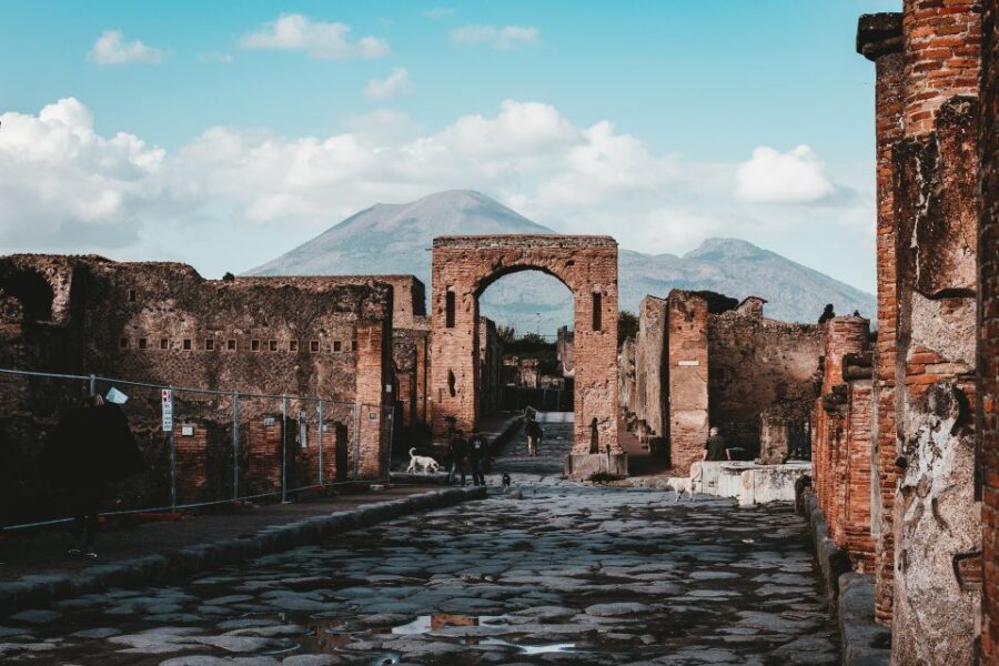 Naples: 3-Day Pass, Pompeii, & Archeological Museum Included - Pompeii With a Dedicated Entry: The Piazza Esedra Advantage