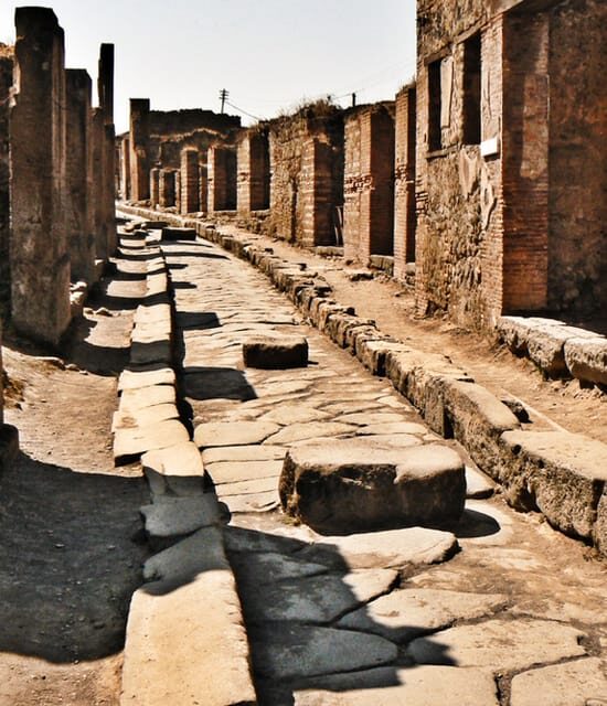 Naples: Pompeii and Herculaneum Private Walking Tour - Pompeii Second: Western Pompeii and the Roman Life You Can Actually See