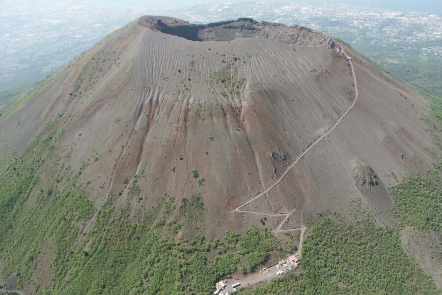 Naples: Pompeii, Herculaneum and Mt. Vesuvius Private Tour - Pompeii with a live guide: what you’ll notice right away