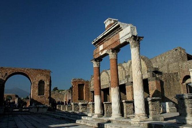 Naples: Pompeii, Herculaneum, and Vesuvius Tour by Minivan - Pompeii: 3 Hours to See a City at Full Scale