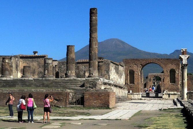 Naples/Salerno Port: Pompeii Tour - Shore Excursion - What to Wear and How Much Walking You Should Expect