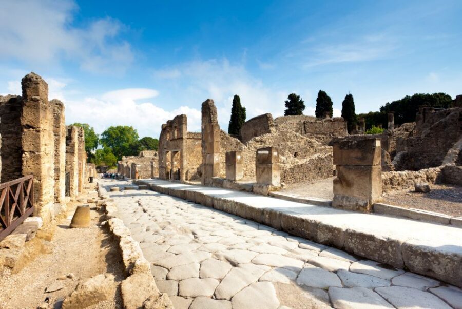 Naples: Sorrento and Pompeii with lunch & tickets included - Squeezing in Sorrento views: your best move with limited time