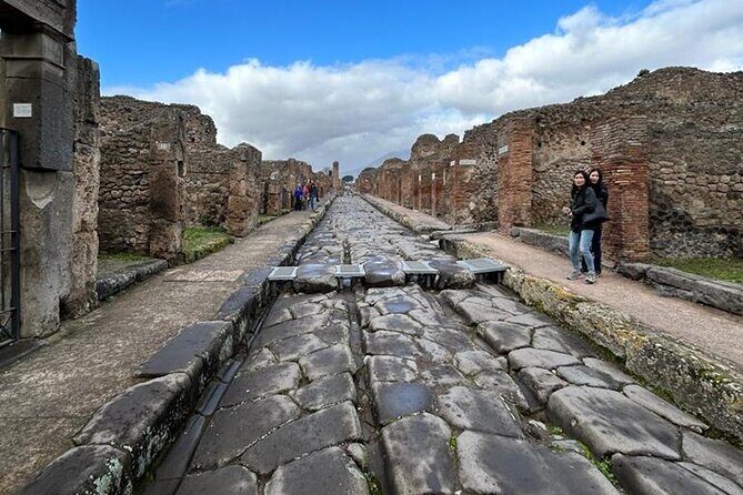 Once upon a time Pompeii 2 and a half hour tour - The guide makes or breaks it: Gennaro and Sasa as examples