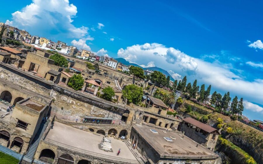 Pompei: Vesuvius and Herculaneum Tour - The ride to Herculaneum: why the timing feels like a feature