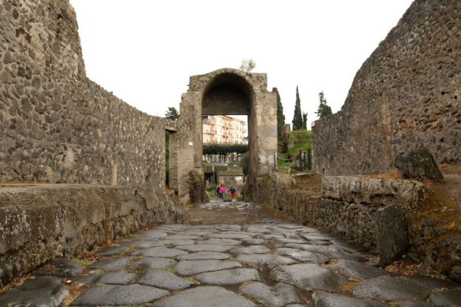 Pompeii 2-Hour Private Tour - Staying ahead of crowds without feeling rushed