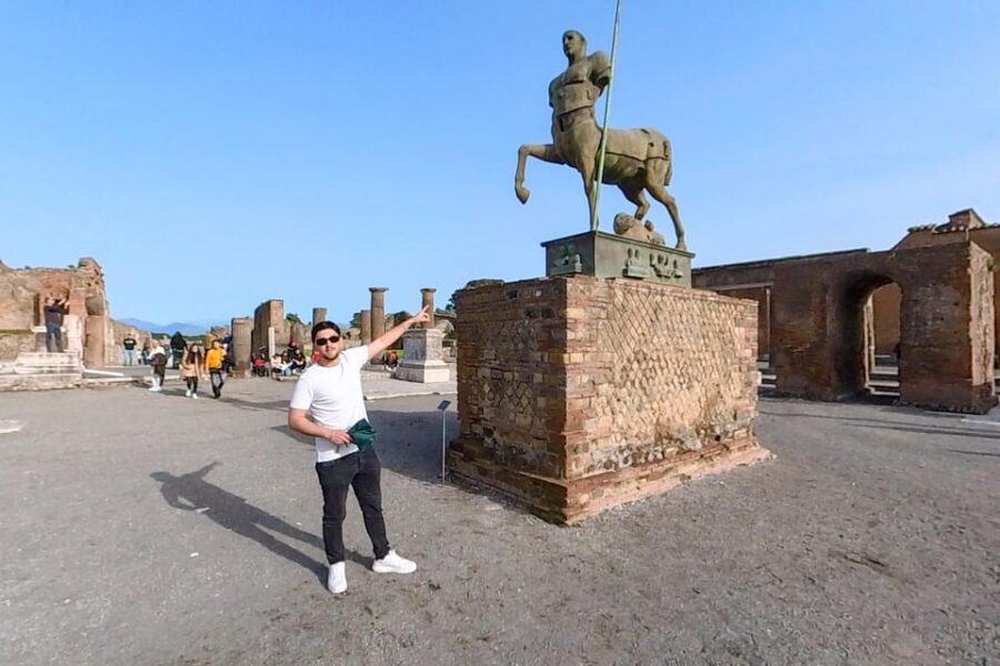 Pompeii: 2 Hours Skip the Line Visit with a Licensed Guide - Skip-the-line entry and headsets: why this tour feels efficient