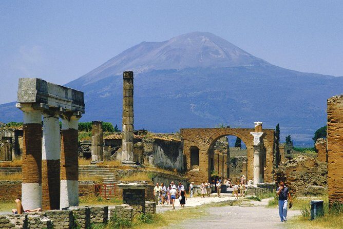 Pompeii and Mount Vesuvius Day Trip from Naples with Lunch - Pompeii Archaeological Park: Two Hours to See What Matters