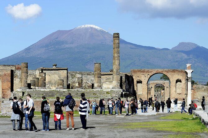 Pompeii and Vesuvius Small Group Tour From Naples with Pizza - Mt. Vesuvius: what the crater hike really involves