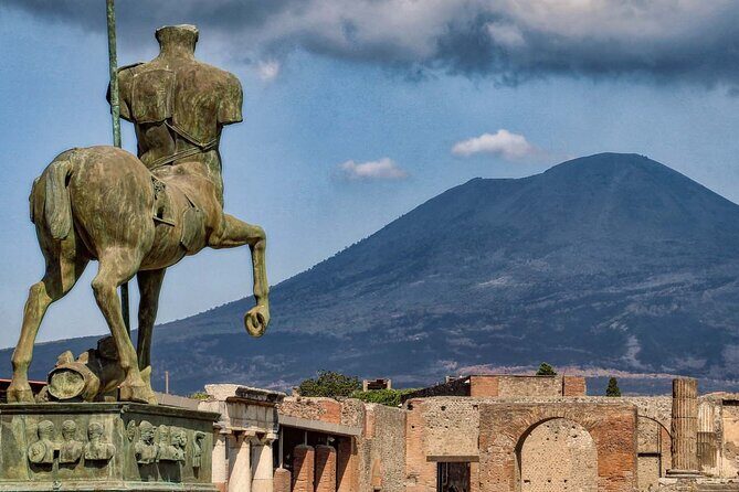 Pompeii and Vesuvius Tour with Pickup - The Snack Break and Free Time Inside Pompeii