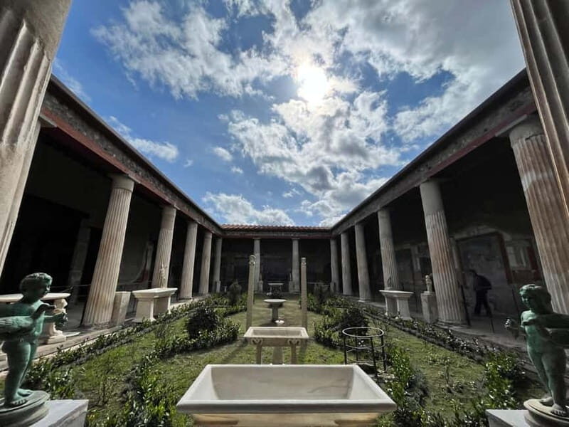 Pompeii: Archeological Tour & Wine Tasting at Mt. Vesuvius - What you’ll see in Pompeii: forum stops, domus rooms, and the famous casts