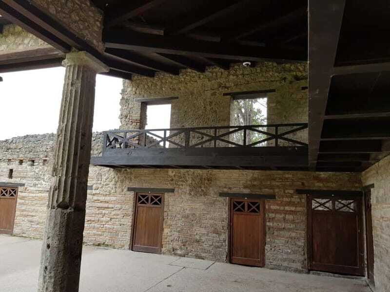 Pompeii: Entry Ticket w/ Guide and Transfers or Audio Guide - Should You Book This Pompeii Ticket with Guide or Audio?