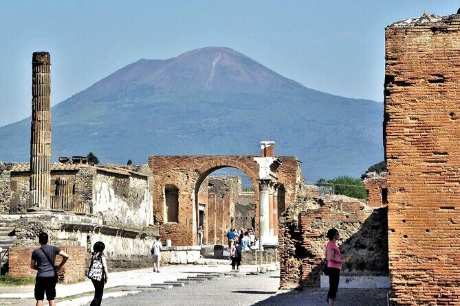 Pompeii: Exclusive Private Walking Tour with an Archaeologist - Key highlights