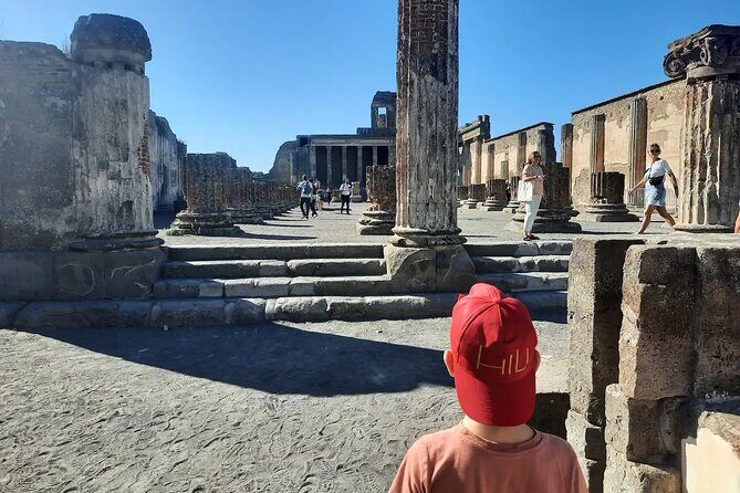 Pompeii: Exclusive Private Walking Tour with an Archaeologist - Casa del Menandro: elite art in a single insula