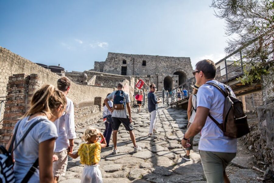 Pompeii: Guided Tour and Skip-the-Line Ticket - Fast-track entry at Porta Marina: how it changes your timing