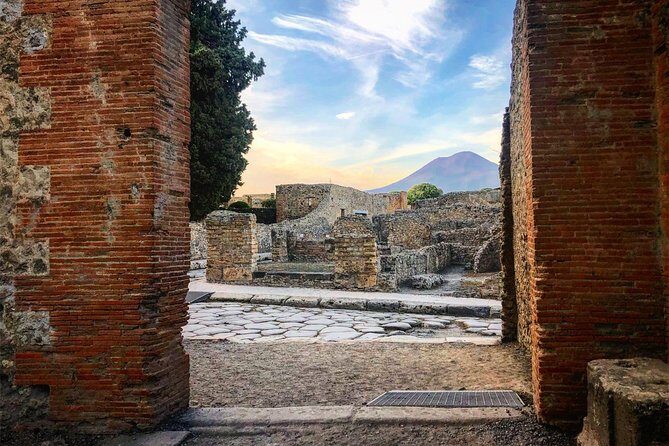 Pompeii Guided Tour From Sorrento Coast - The Two-Hour Pompeii Walk: Western Pompeii in Human Scale