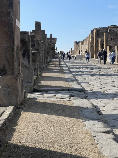 Pompeii: Guided Tour & Skip the Line Ticket - Pompeii in 2 hours: what this guided walk actually covers