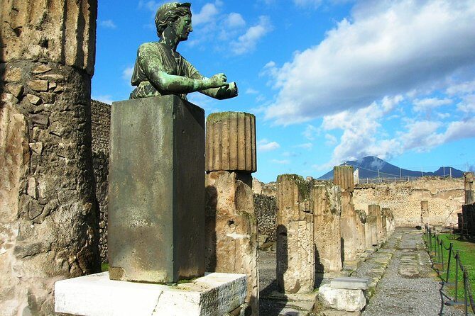Pompeii Half Day Trip from Naples - The Naples drive: air-conditioned transport plus live commentary on board