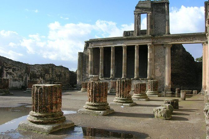 Pompeii Half Day Trip from Naples - Pompeii in two hours: what you can realistically cover