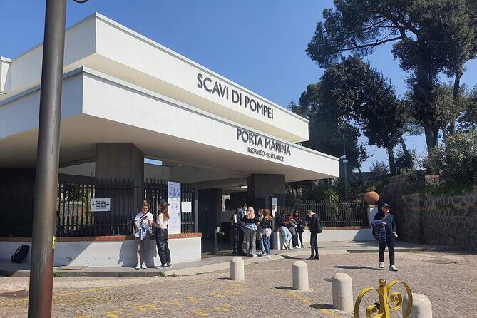Pompeii Herculaneum - Meeting at Piazza Tasso and getting where you need to go