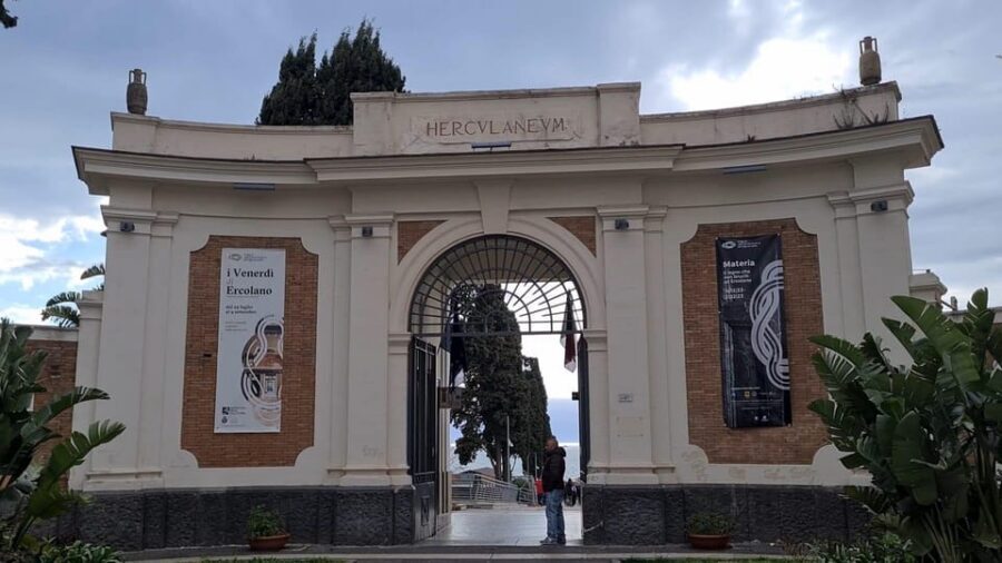 Pompeii & Herculaneum: Skip-the-line & Digital Guide App - Herculaneum: When Preservation Feels Personal