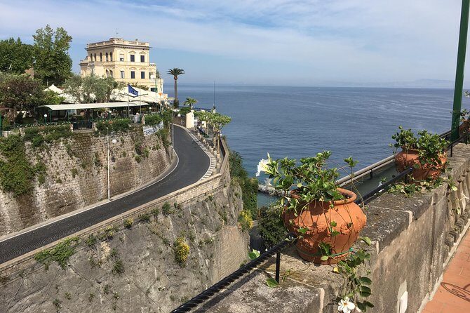 Pompeii private guided tour and Amalfi coast - The comfort of a private Naples-to-Amalfi vehicle (and why it matters)