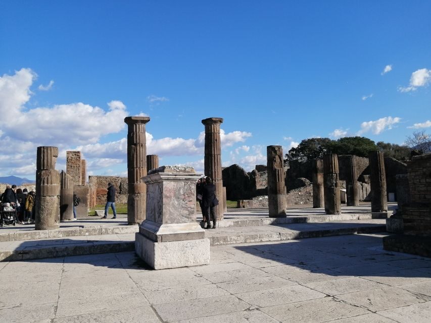 Pompeii: Private Guided Tour with an archeologist - Why an archaeologist-led Pompeii tour feels different