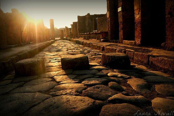 Pompeii private small group tour - 4 hours including transfers - From Naples to Pompeii: the point-to-point transfer you’ll appreciate