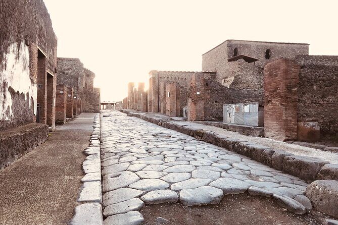 Pompeii Private Tour with expert local guide - Where you meet and where you end: Piazza Esedra makes life easier