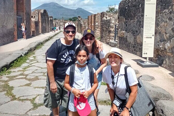 Pompeii Private Walking Tour with Expert and Authorized Guide - Pompeii in 2 hours: what this private walk gets right