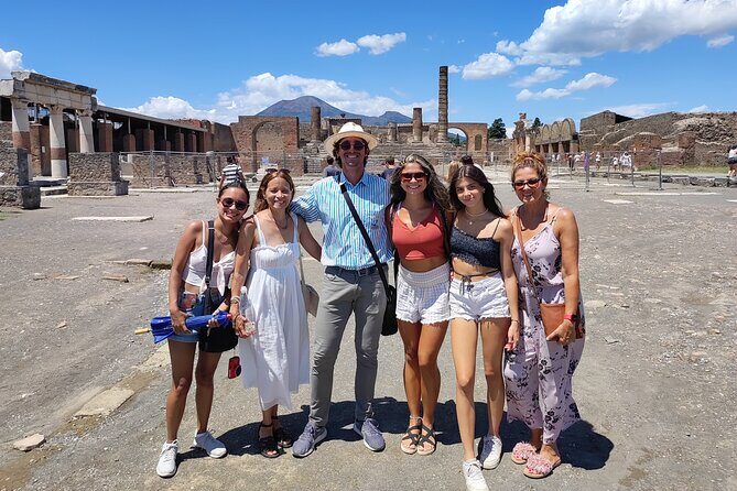 Pompeii Private Walking Tour with Expert and Authorized Guide - Mobile ticket and meeting flow: keep it simple on arrival