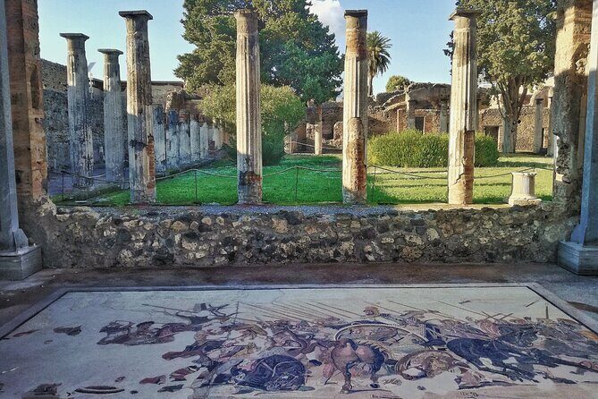 Pompeii Private Walking Tour with Expert and Authorized Guide - Via Villa dei Misteri: your start point and first timing tip