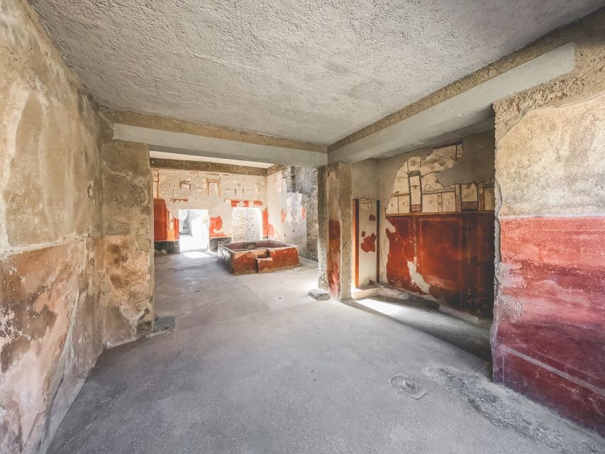Pompeii: Ruins Tour and Mount Vesuvius Horseback Ride - Pompeii ruins with an archaeologist guide: how to make sense of the city