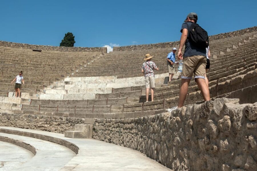 Pompeii: Skip-the-Line Guided Tour - Stop 1 at Pompeii: Arriving in the Archaeological Site