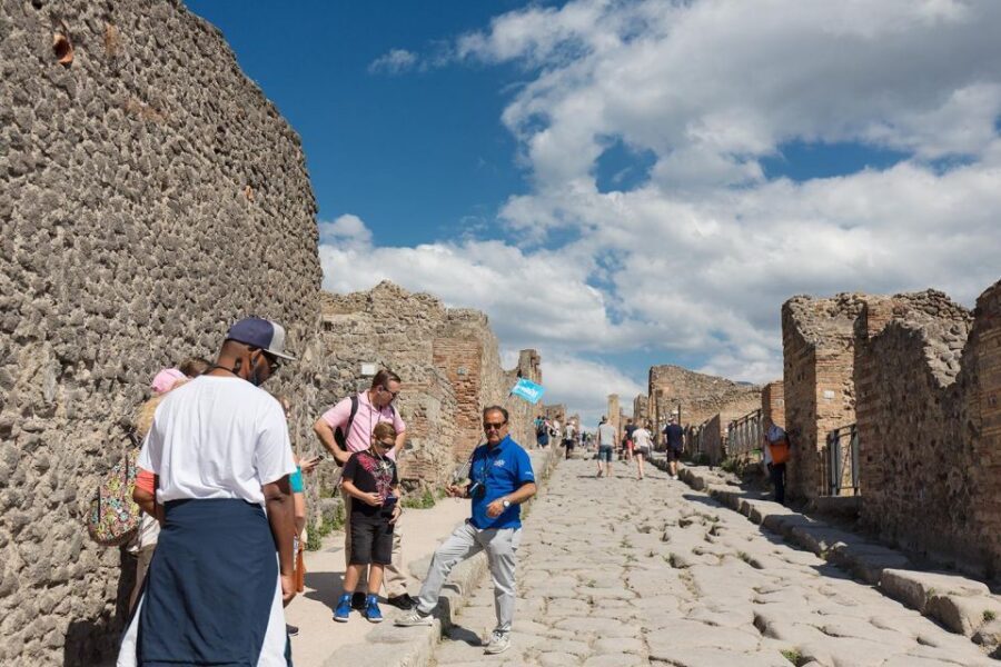 Pompeii: Skip-the-Line Guided Tour - Forum Time: The Place People Would Have Felt Daily