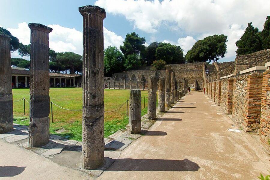 Pompeii: Skip-the-Line Guided Tour with Expert Archaeologist - Key Things To Know Before You Go