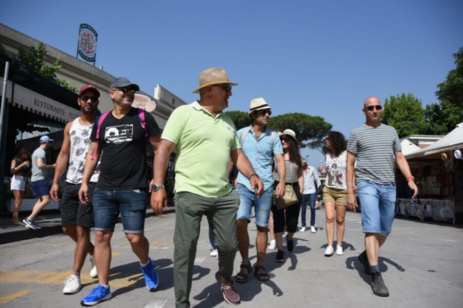 Pompeii Skip-The-Ticket-Line Tour with an Archeologist - An Archaeologist Guide Turns Ruins Into People