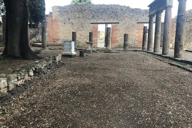 Pompeii Small Group Guided Tour with Skip-the-line Admission - Remembering the victims: how the tour handles the hardest images
