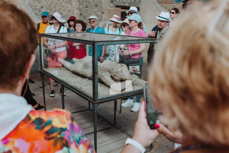 Pompeii Small Group Tour with transportation from Naples - The 2-hour Pompeii walk with an archaeologist