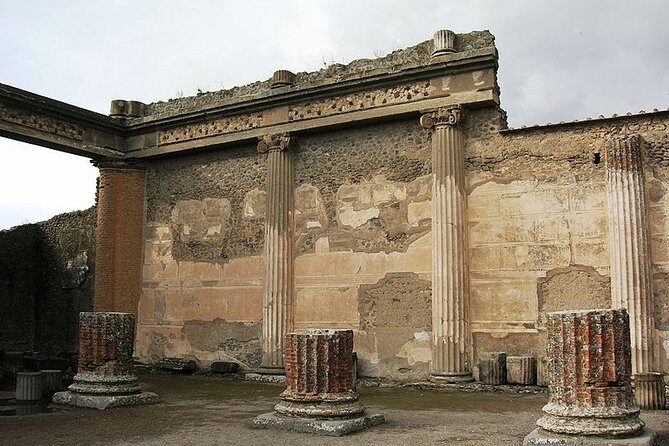 Pompeii tour with archaeologist - Why a Pompeii archaeologist guide makes the ruins make sense