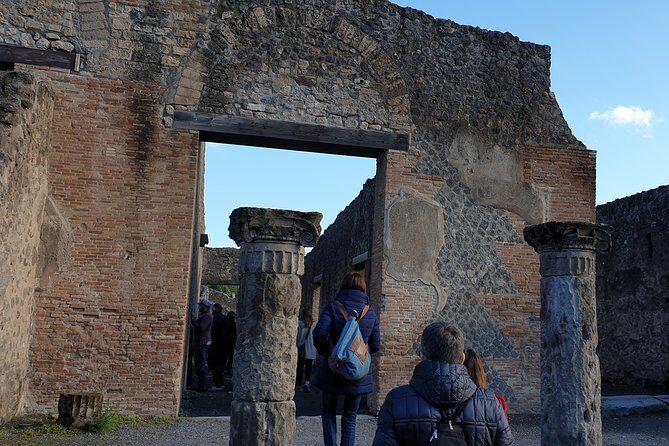 Pompeii tour with entrance ticket! - Expert guide value: what good explaining looks like