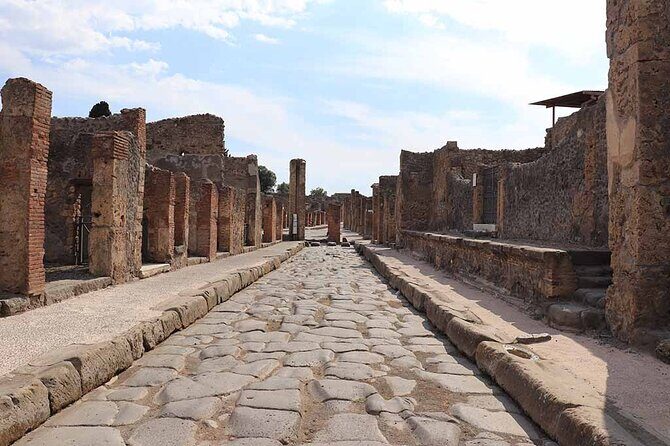 Pompeii Tour with Lunch and Wine Tasting from Positano - Pompeii in about 2 hours: what you’ll see and how to handle the time