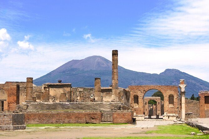 Pompeii Tour with Lunch and Wine Tasting from Positano - Who this Pompeii and Vesuvius wine day suits best