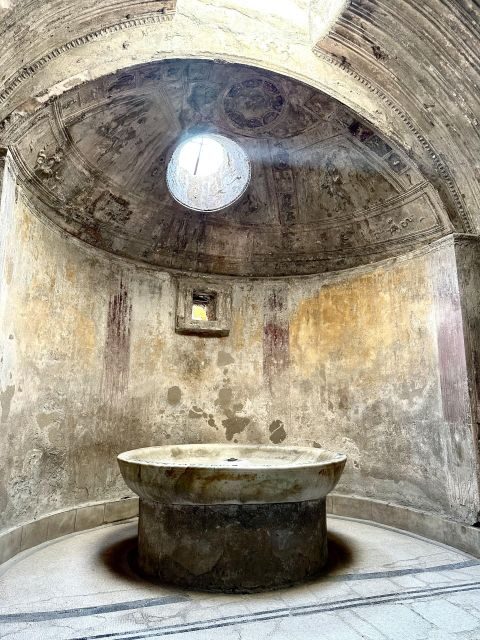 Pompeii VIP 3h Tour: Skip-the-line with your Archaeologist - The first stop: Porta Marina to the Antiquarium and the eruption clues
