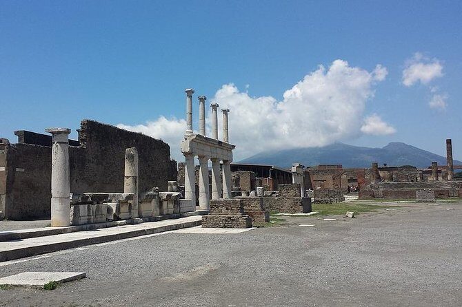 Pompeii Visit at its Most Peaceful Moment - 2 hours inside Pompeii: what you can realistically cover