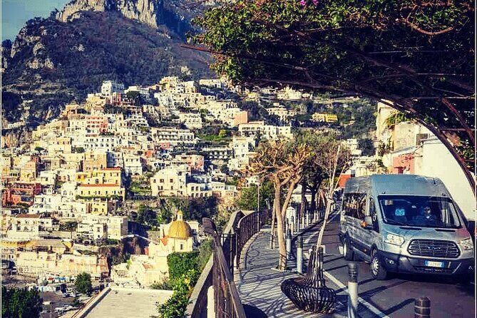 Pompeii Wine Tasting Tour from Positano - Group size, pace, and following the tour
