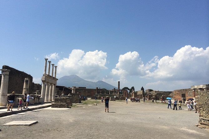 Pompeii-Wine tasting tour from Sorrento, licensed guide included - A private Sorrento-to-Pompeii day that runs on rails (mostly)