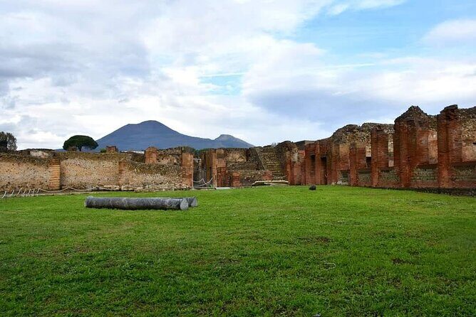 Pompeii & Wine Tour from Sorrento (tickets & lunch not included) - What I’d pack and plan for a Pompeii day
