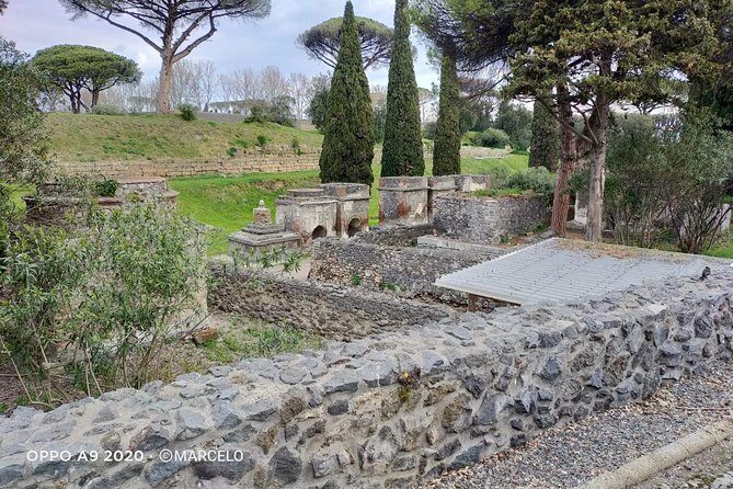 Private Archaeologist service to explore Pompeii's secrets any time ticket incl. - Stop 1: Skip the line into the Archaeological Park