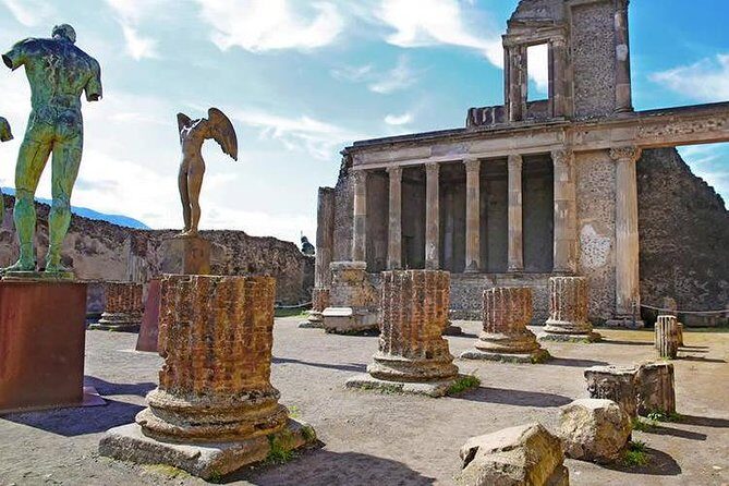Private Excursion to Pompeii and Amalfi Coast from Naples Cruise Port or Hotel - The Pompeii guide: English storytelling when you want it